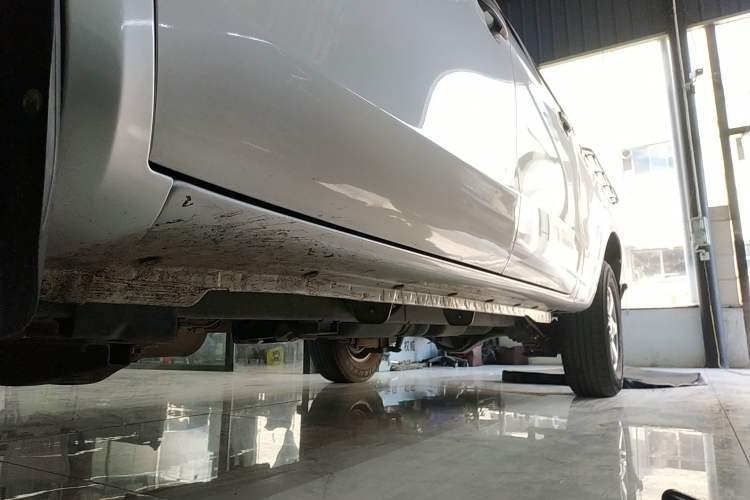 Used JMC Baodian 2020 2.5T Diesel Two-Wheel Drive Comfort Edition Long Wheelbase JX4D25A6L Left Side Sill