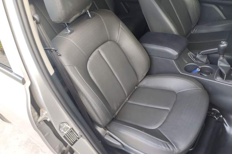 Used JMC Baodian 2020 2.5T Diesel Two-Wheel Drive Comfort Edition Long Wheelbase JX4D25A6L Right Front Seat