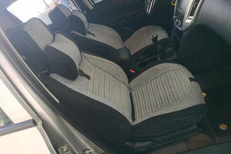 Used JMC Baodian 2020 2.5T Diesel Two-Wheel Drive Comfort Edition Long Wheelbase JX4D25A6L Right Front Seat