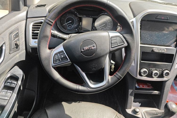 Used JMC Baodian 2020 2.5T Diesel Two-Wheel Drive Comfort Edition Standard Wheelbase JX4D25A6L Steering Wheel