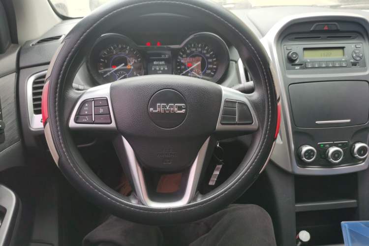 Used JMC Baodian 2020 2.5T Diesel Two-Wheel Drive Luxury Edition Long Wheelbase JX4D25A6L Steering Wheel