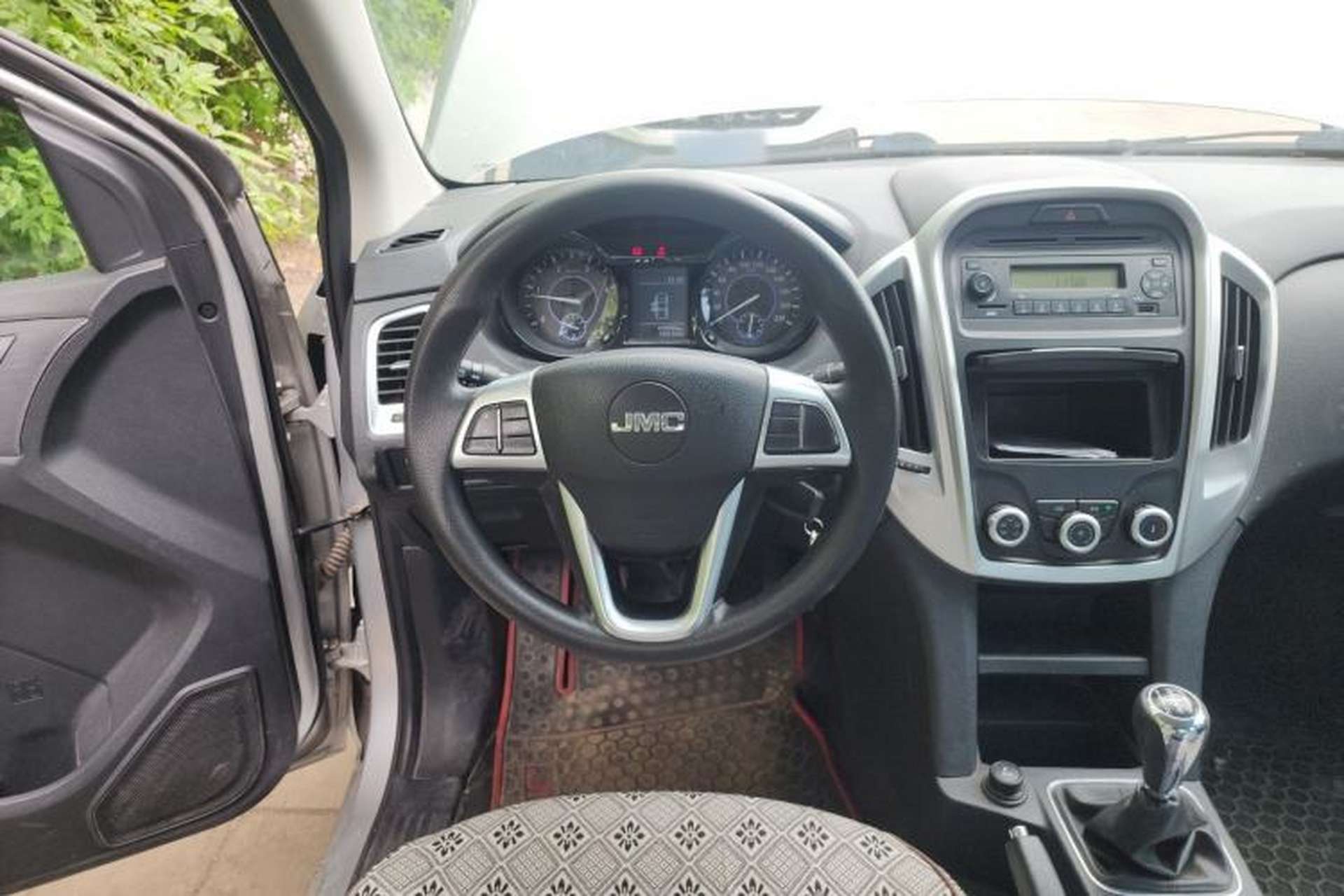 Used JMC Baodian 2020 2.5T Diesel Two-Wheel Drive Comfort Edition Long Wheelbase JX4D25A6L Steering Wheel