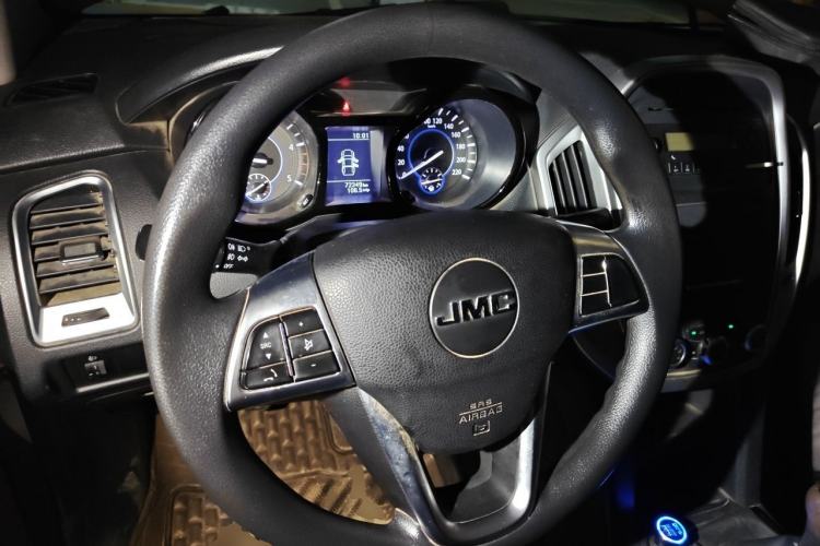 Used JMC Baodian 2020 2.5T Diesel Two-Wheel Drive Comfort Edition Long Wheelbase JX4D25A6L Steering Wheel