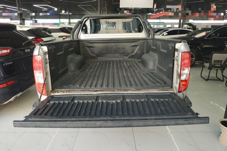 Used JMC Baodian 2020 2.5T Diesel Two-Wheel Drive Comfort Edition Long Wheelbase JX4D25A6L Trunk
