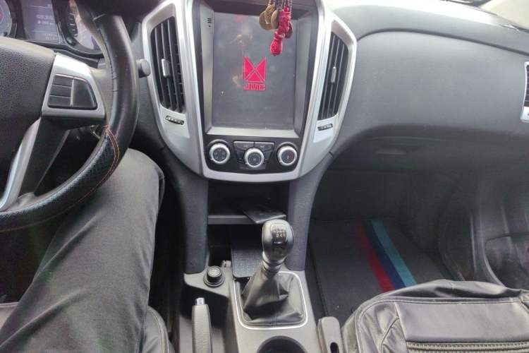 Used JMC Baodian 2020 1.8T Gasoline Two-Wheel Drive Comfort Edition Long Wheelbase JX4G18A6L Audio And AC Panel