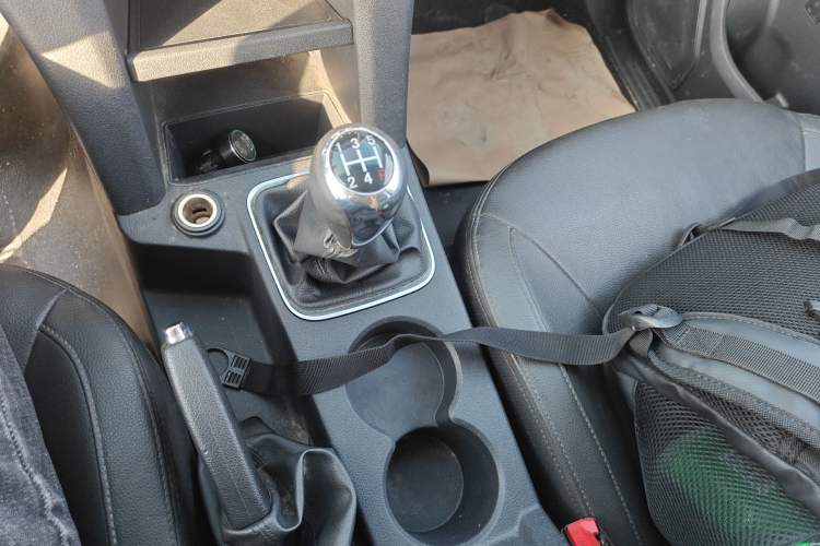 Used JMC Baodian 2020 2.5T Diesel Two-Wheel Drive Comfort Edition Long Wheelbase JX4D25A6L Gear Lever