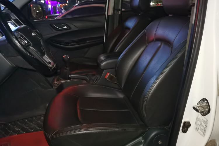 Used JMC Baodian 2020 2.5T Diesel 4x4 Comfort Edition Long Wheelbase JX4D25A6L Left Front Seat