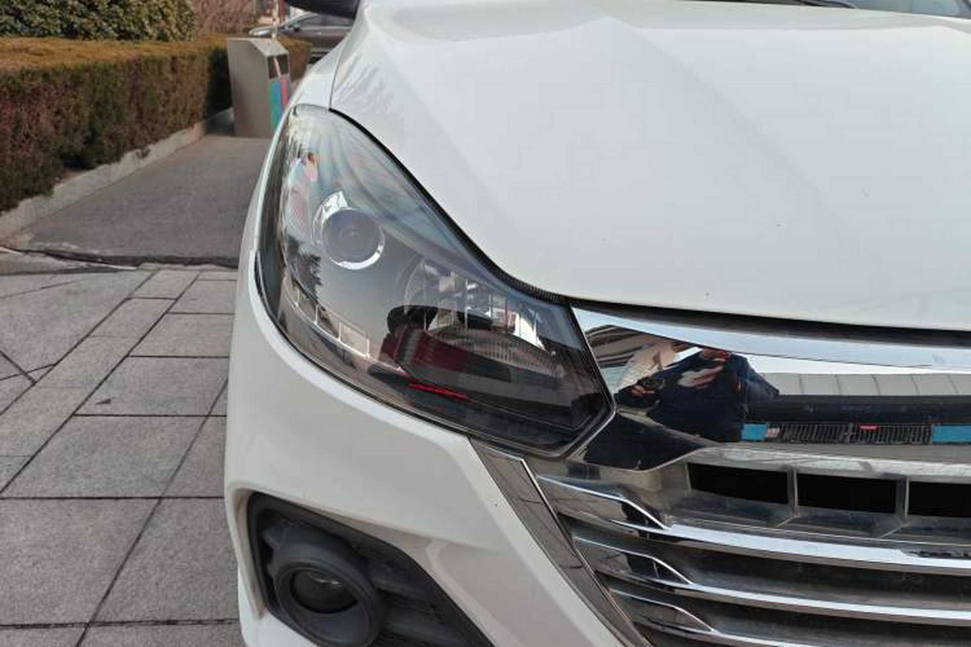 Used JMC Baodian 2020 2.5T Diesel Two-Wheel Drive Comfort Edition Standard Wheelbase JX4D25A6L Right Front Headlight