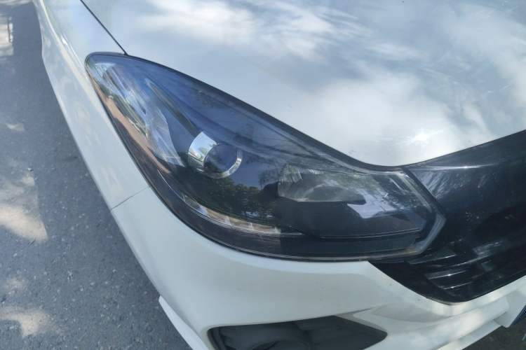 Used JMC Baodian 2020 1.8T Gasoline Two-Wheel Drive Comfort Edition Long Wheelbase JX4G18A6L Right Front Headlight