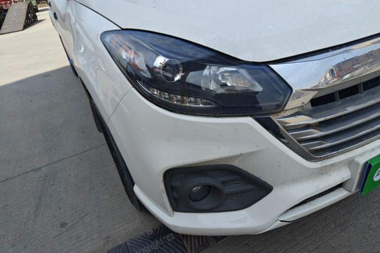 Used JMC Baodian 2020 2.5T Diesel Two-Wheel Drive Comfort Edition Long Wheelbase JX4D25A6L Right Front Headlight