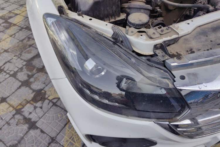 Used JMC Baodian 2020 1.8T Gasoline Two-Wheel Drive Comfort Edition Long Wheelbase JX4G18A6L Right Front Headlight