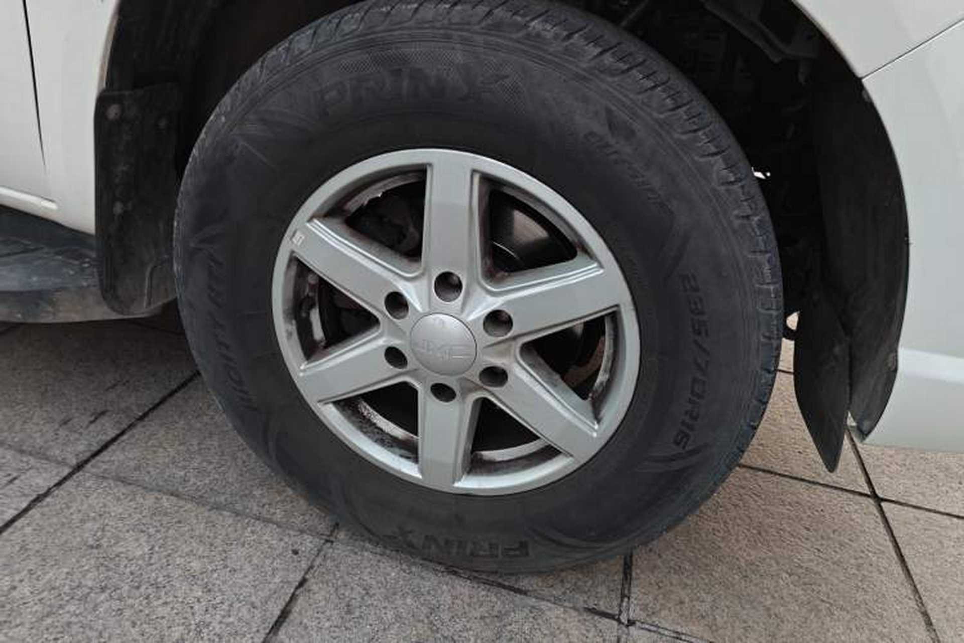 Used JMC Baodian 2020 2.5T Diesel Two-Wheel Drive Comfort Edition Standard Wheelbase JX4D25A6L Right Front Wheel Hub