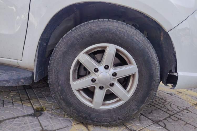 Used JMC Baodian 2020 1.8T Gasoline Two-Wheel Drive Comfort Edition Long Wheelbase JX4G18A6L Right Front Wheel Hub
