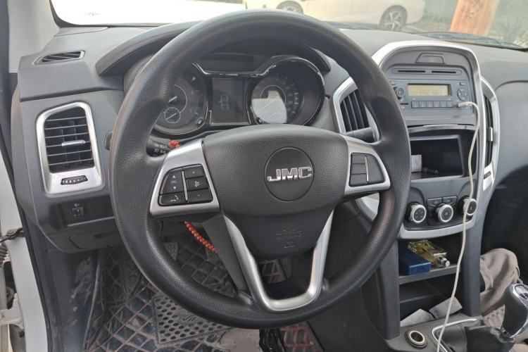 Used JMC Baodian 2020 2.5T Diesel Two-Wheel Drive Comfort Edition Long Wheelbase JX4D25A6L Steering Wheel