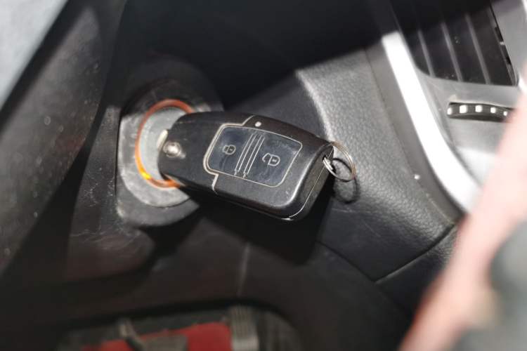 Used JMC Baodian 2020 2.5T Diesel 4x4 Comfort Edition Long Wheelbase JX4D25A6L Vehicle Key
