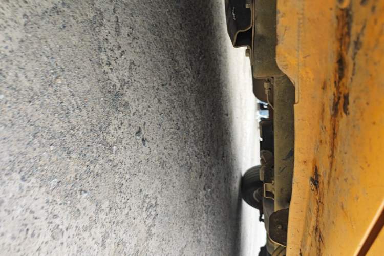 Used JMC Baodian 2020 2.5T Diesel Two-Wheel Drive Comfort Edition Long Wheelbase JX4D25A6L Chassis Front Left