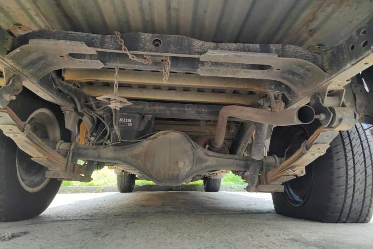 Used JMC Baodian 2020 2.5T Diesel Two-Wheel Drive Comfort Edition Long Wheelbase JX4D25A6L Chassis Rear