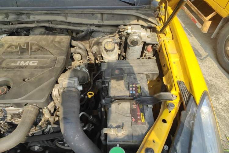 Used JMC Baodian 2020 2.5T Diesel Two-Wheel Drive Comfort Edition Long Wheelbase JX4D25A6L Engine Bay Left