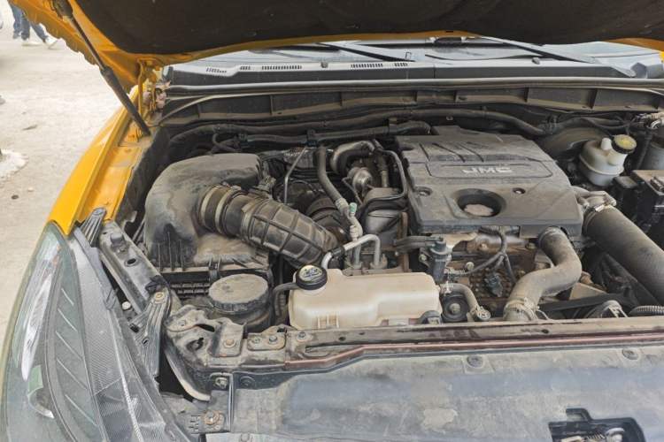Used JMC Baodian 2020 2.5T Diesel Two-Wheel Drive Comfort Edition Long Wheelbase JX4D25A6L Engine Bay Right