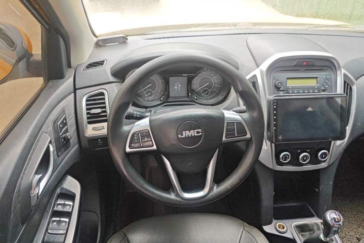 Used JMC Baodian 2020 2.5T Diesel Two-Wheel Drive Comfort Edition Long Wheelbase JX4D25A6L Steering Wheel
