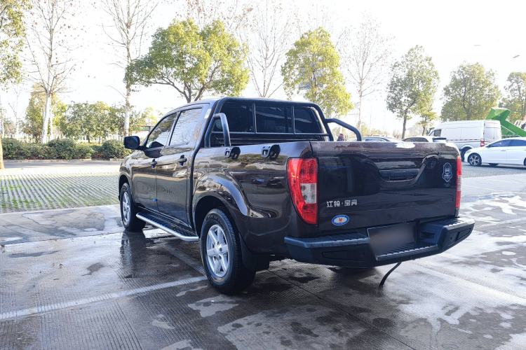 Used JMC Baodian 2022 2.5T Diesel Two-Wheel-Drive Comfort Edition Standard Wheelbase JX4D25A6L Exterior 3