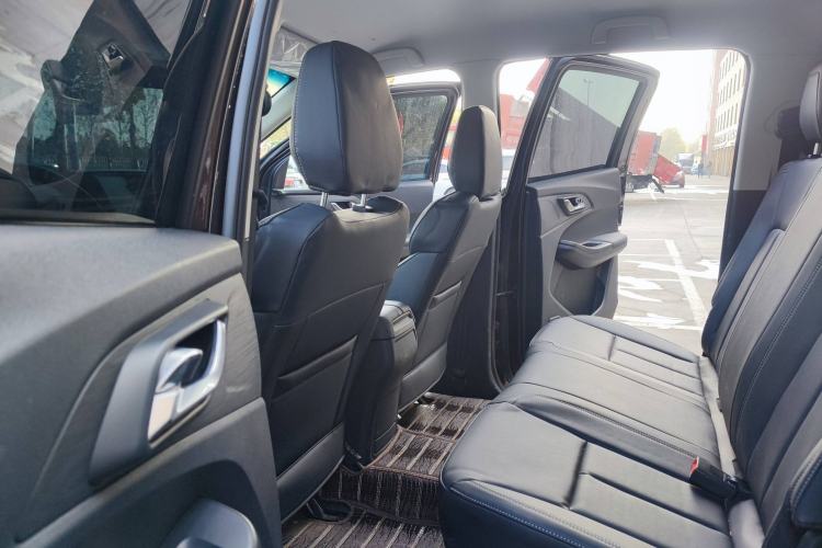 Used JMC Baodian 2022 2.5T Diesel Two-Wheel-Drive Comfort Edition Standard Wheelbase JX4D25A6L Interior 6