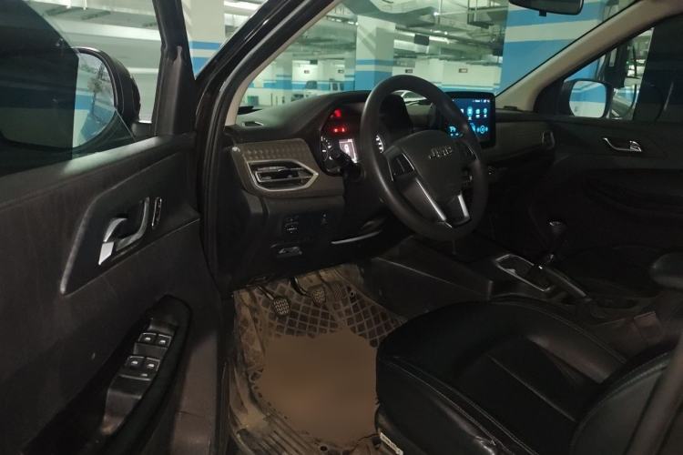 Used JMC Baodian 2022 2.5T Diesel Two-Wheel-Drive Comfort Edition Standard Wheelbase JX4D25A6L Driver Seat