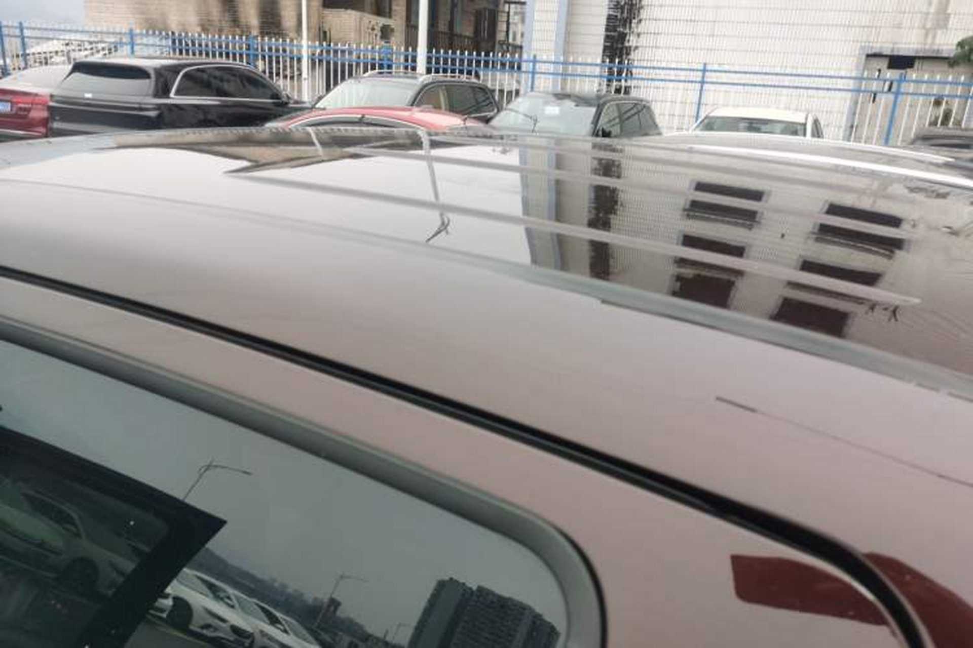 Used JMC Baodian 2022 2.5T Diesel Two-Wheel-Drive Comfort Edition Standard Wheelbase JX4D25A6L Roof