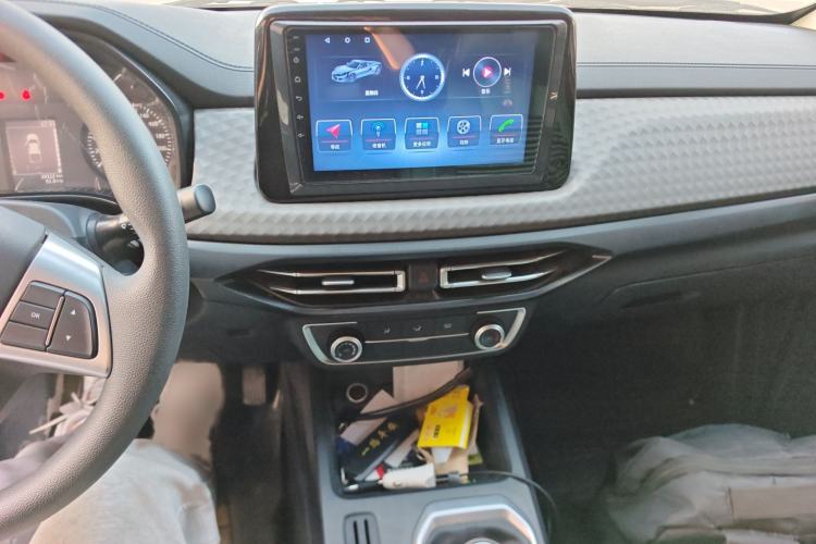 Used JMC Baodian 2022 2.5T Diesel 2WD Comfort Edition with Flat Bed and Extended Wheelbase – JX4D25A6L Audio And AC Panel
