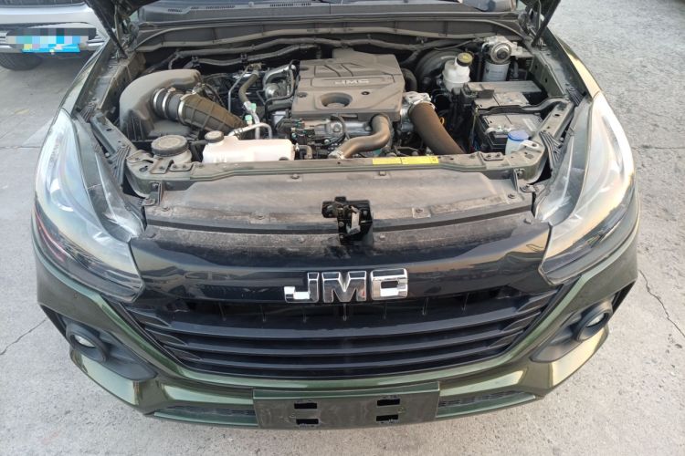 Used JMC Baodian 2022 2.5T Diesel 2WD Comfort Edition with Flat Bed and Extended Wheelbase – JX4D25A6L Engine Bay
