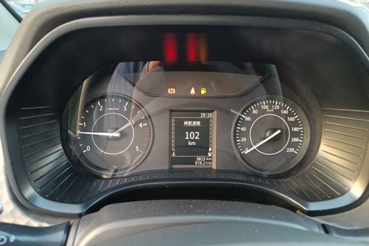 Used JMC Baodian 2022 2.5T Diesel 2WD Comfort Edition with Flat Bed and Extended Wheelbase – JX4D25A6L Instrument Cluster
