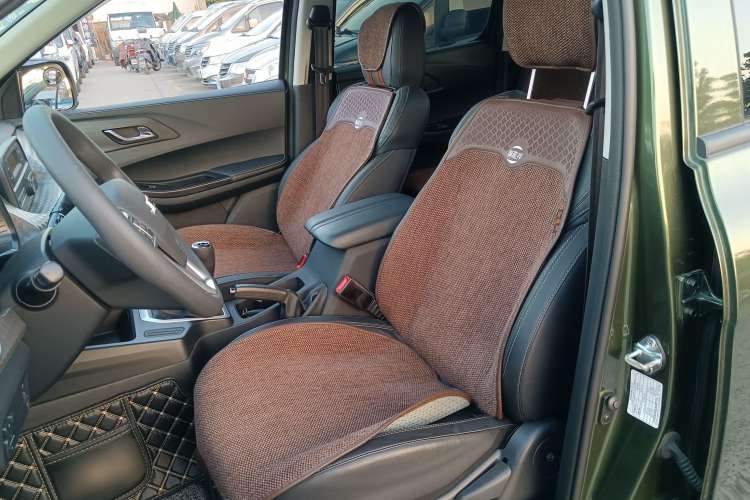 Used JMC Baodian 2022 2.5T Diesel 2WD Comfort Edition with Flat Bed and Extended Wheelbase – JX4D25A6L Left Front Seat