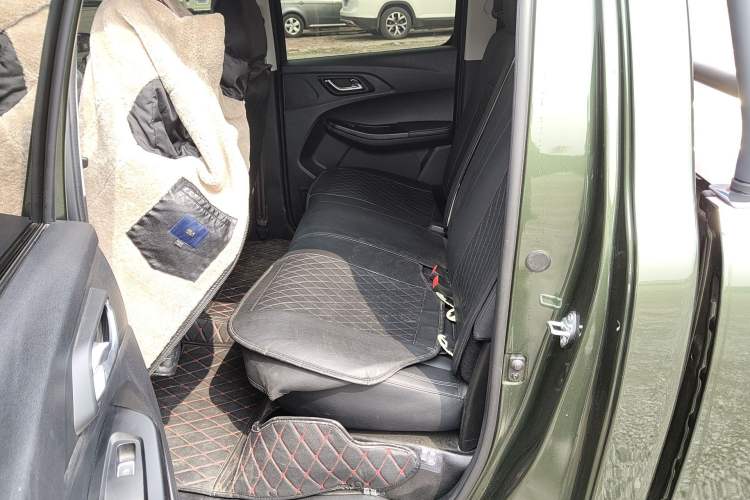 Used JMC Baodian 2022 2.5T Diesel 4x4 Comfort Edition Long Wheelbase JX4D25A6L Left Rear Seat