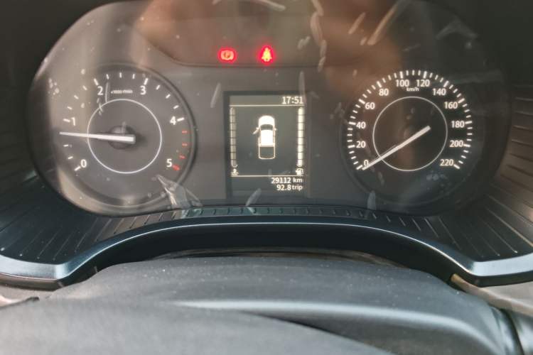 Used JMC Baodian 2022 2.5T Diesel 2WD Comfort Edition with Flat Bed and Extended Wheelbase – JX4D25A6L Odometer Close Up