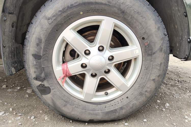 Used JMC Baodian 2022 2.5T Diesel 4x4 Comfort Edition Long Wheelbase JX4D25A6L Right Front Wheel Hub