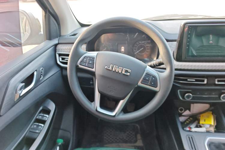 Used JMC Baodian 2022 2.5T Diesel 2WD Comfort Edition with Flat Bed and Extended Wheelbase – JX4D25A6L Steering Wheel