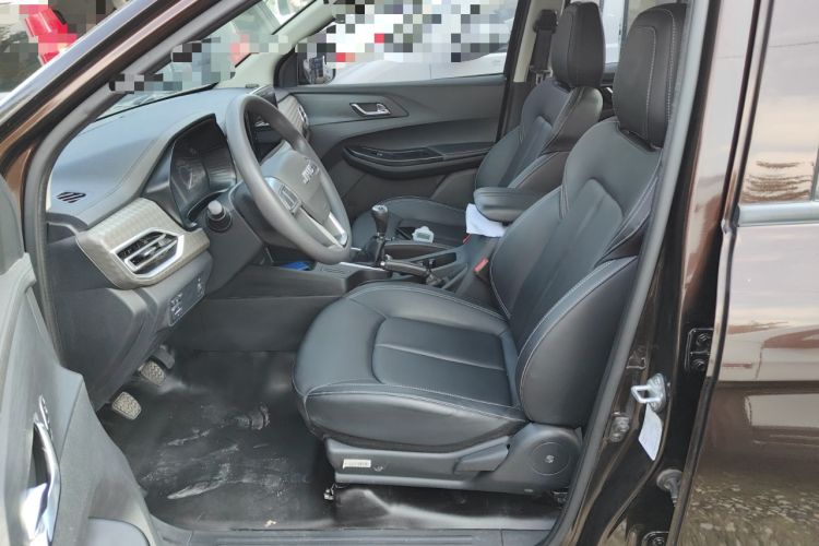 Used JMC Baodian 2022 2.5T Diesel 2WD Comfort Edition with Flat Bed and Extended Wheelbase – JX4D25A6L Left Front Seat
