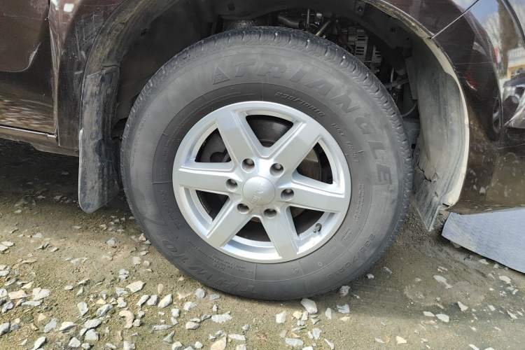 Used JMC Baodian 2022 2.5T Diesel 2WD Comfort Edition with Flat Bed and Extended Wheelbase – JX4D25A6L Right Front Wheel Hub