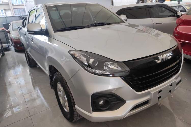 Used JMC Baodian 2022 2.5T Diesel Two-Wheel-Drive Comfort Edition Standard Wheelbase JX4D25A6L Front Right 45 Deg