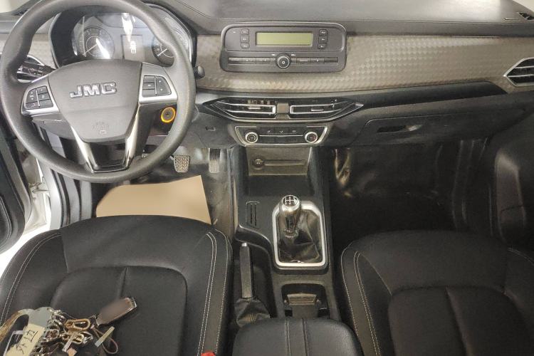 Used JMC Baodian 2022 2.5T Diesel 4x4 Comfort Edition Standard Wheelbase JX4D25A6L Interior 3