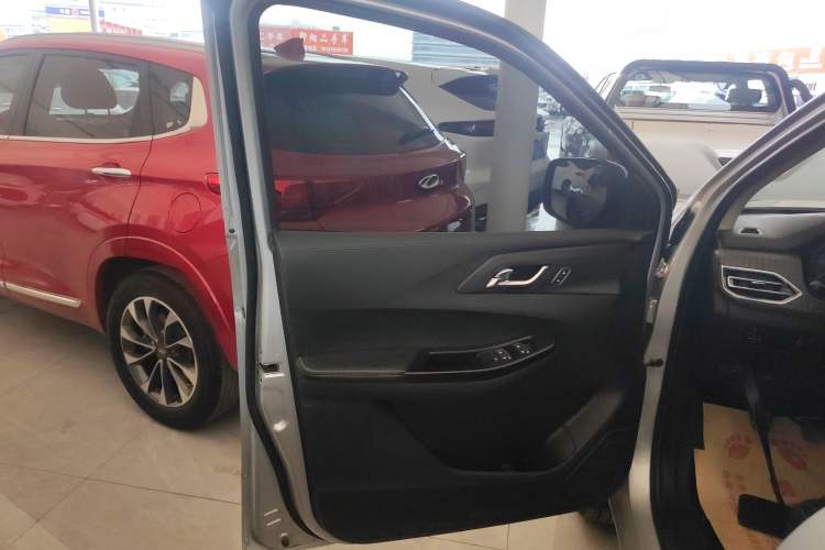 Used JMC Baodian 2022 2.5T Diesel Two-Wheel-Drive Comfort Edition Standard Wheelbase JX4D25A6L Left Front Door Interior