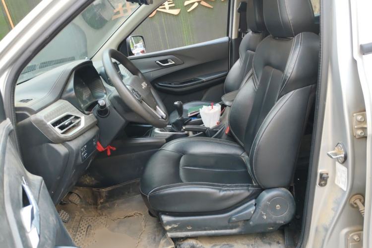 Used JMC Baodian 2022 2.5T Diesel Two-Wheel Drive Comfort Edition Long Wheelbase JX4D25A6L Left Front Seat