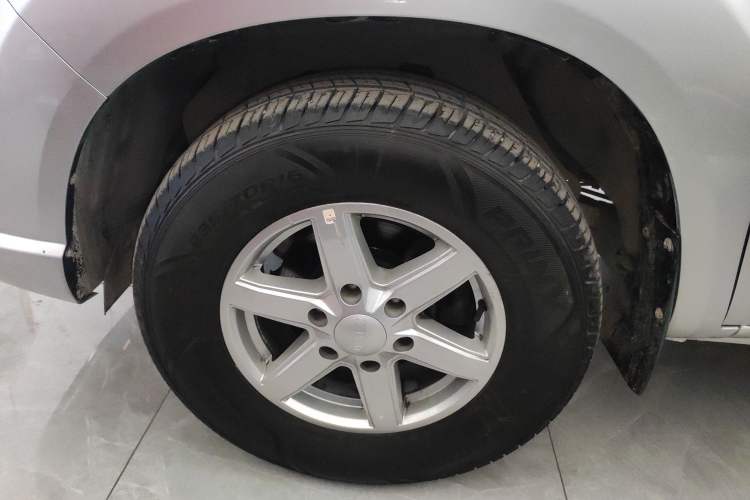 Used JMC Baodian 2022 2.5T Diesel Two-Wheel-Drive Comfort Edition Standard Wheelbase JX4D25A6L Left Front Wheel Hub
