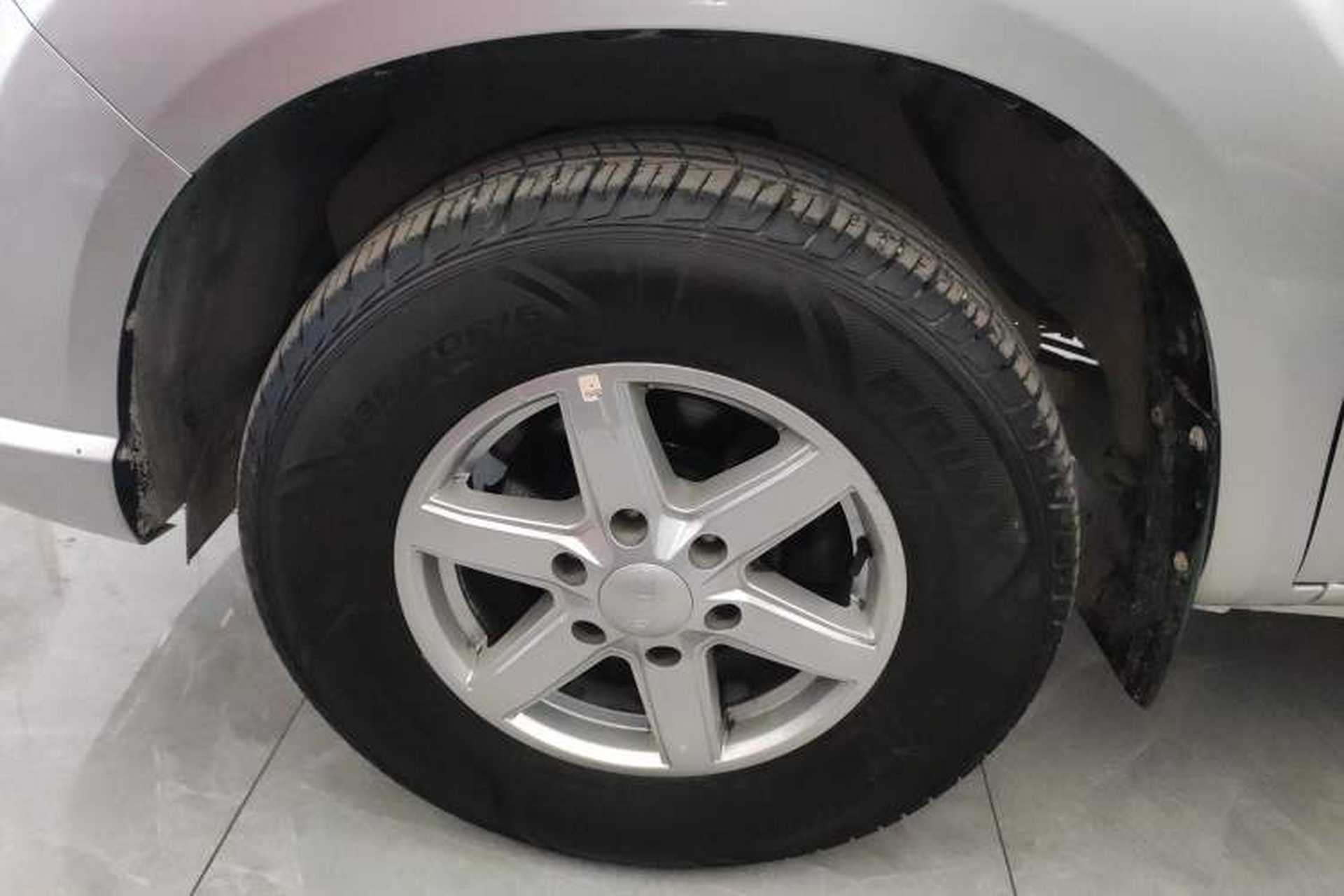 Used JMC Baodian 2022 2.5T Diesel Two-Wheel-Drive Comfort Edition Standard Wheelbase JX4D25A6L Left Front Wheel Hub