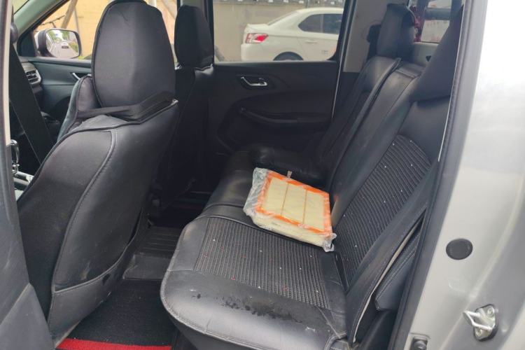 Used JMC Baodian 2022 2.5T Diesel Two-Wheel Drive Comfort Edition Long Wheelbase JX4D25A6L Left Rear Seat