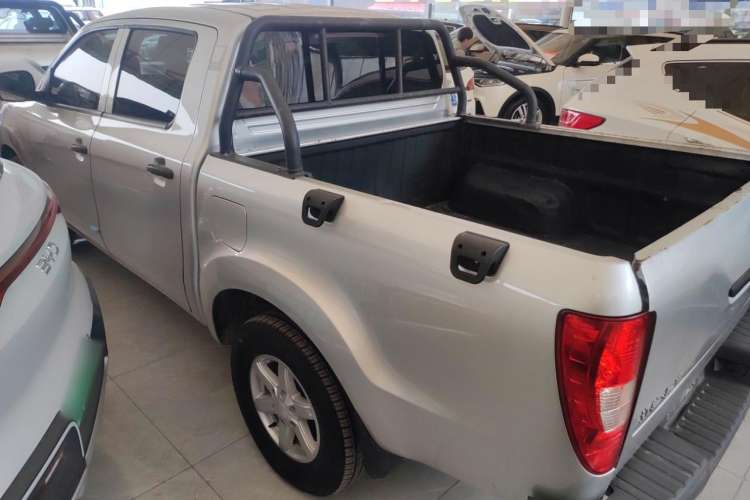 Used JMC Baodian 2022 2.5T Diesel Two-Wheel-Drive Comfort Edition Standard Wheelbase JX4D25A6L Left Side