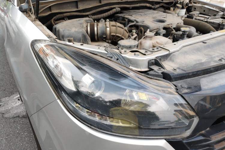 Used JMC Baodian 2022 2.5T Diesel Two-Wheel Drive Comfort Edition Long Wheelbase JX4D25A6L Right Front Headlight