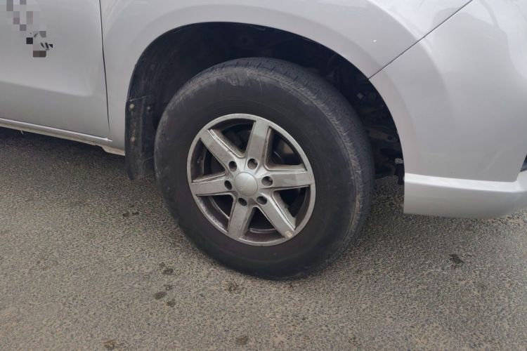 Used JMC Baodian 2022 2.5T Diesel Two-Wheel Drive Comfort Edition Long Wheelbase JX4D25A6L Right Front Wheel Hub