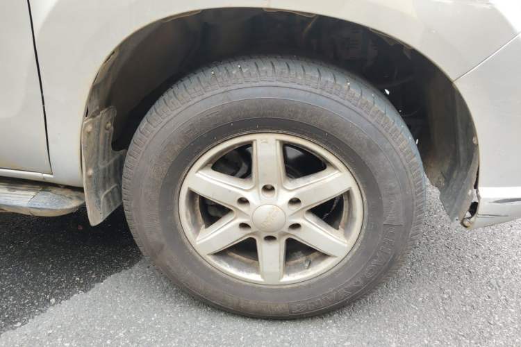 Used JMC Baodian 2022 2.5T Diesel Two-Wheel Drive Comfort Edition Long Wheelbase JX4D25A6L Right Front Wheel Hub