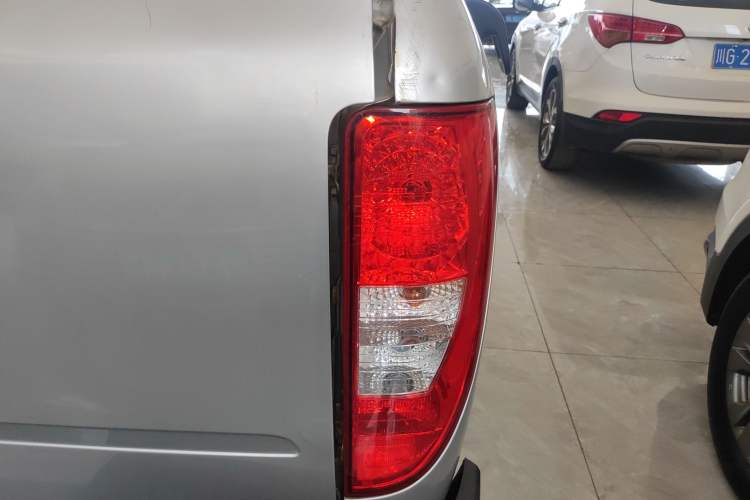 Used JMC Baodian 2022 2.5T Diesel Two-Wheel-Drive Comfort Edition Standard Wheelbase JX4D25A6L Right Rear Taillight